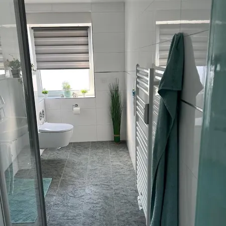 Apartment Dachgeschoss35 *